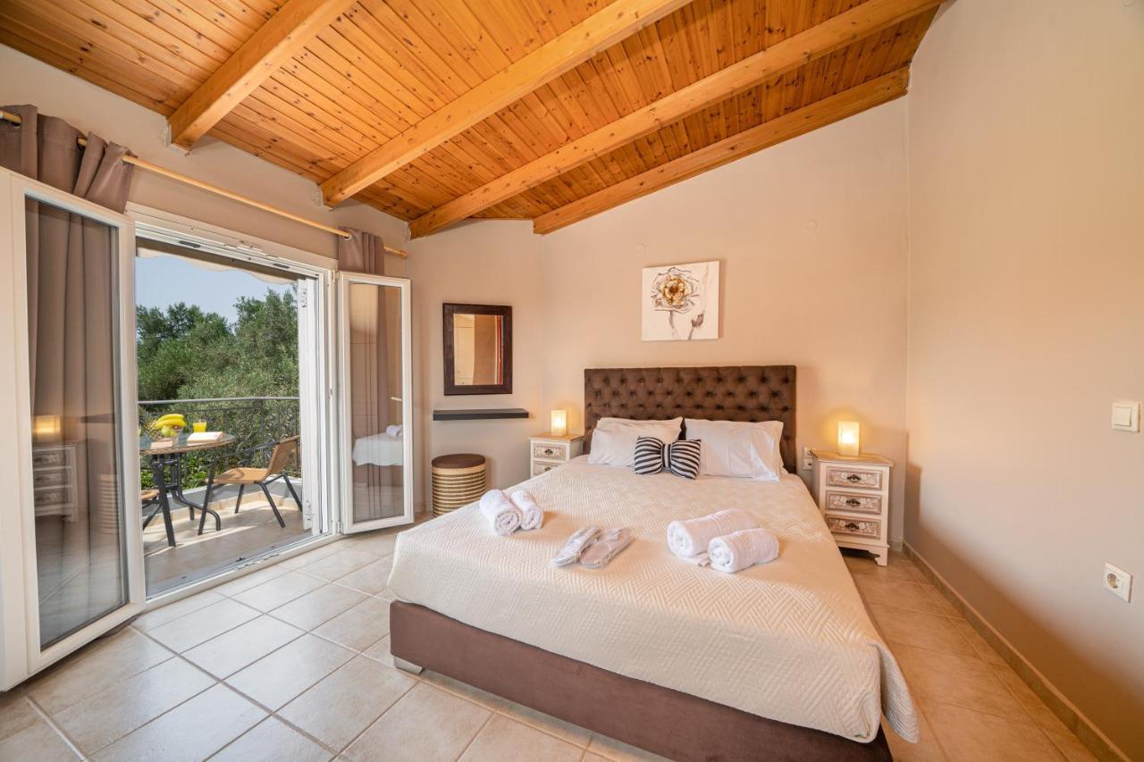 Popi'S Villa Svoronata Extérieur photo
